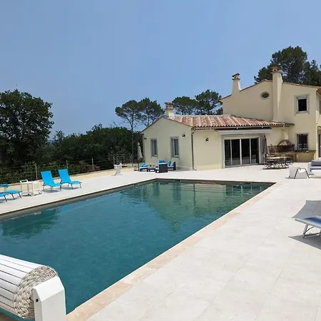 Charmante Avec Grande Piscine Au Calme Villa